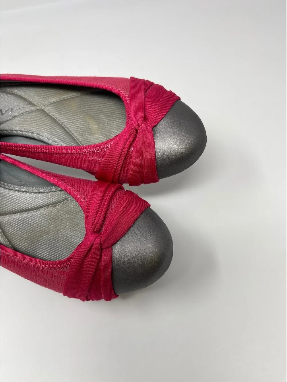 DKNY Womens Pink Metallic Grey Ballet Flats Knot Toe Elastic Comfort Shoes 5.5